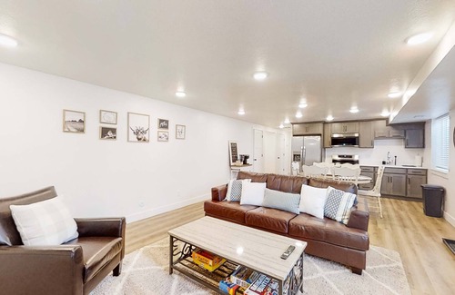 Hyrum Apartment | Notable Apartment - Mountain Views, Kitchen, & W/D