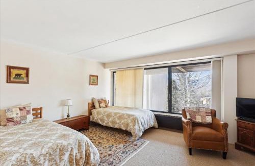 Stowe Area House | Notchbrook 13AB