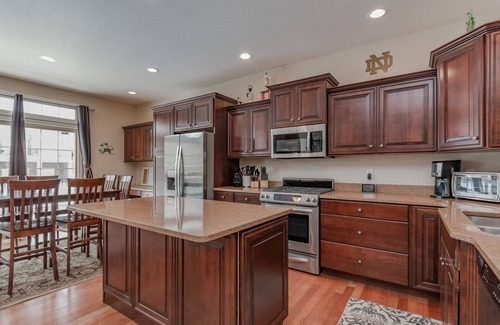 Notre Dame House | Notre Dame game day event house: CLOSE, large, fully loaded, 4 bed/4.5 bath