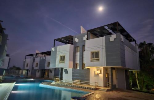 Village Road Apartment | Noura Luxury Hotel Villa with free Pool and Beach access in Hurghada