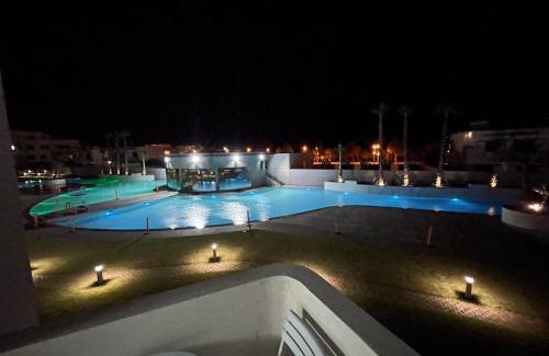 Cabo Negro Apartment | Nouveau complexe avec balcon et piscines prives