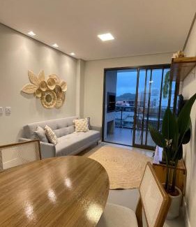 Governador Celso Ramos Apartment | Novíssimo! Charmoso e a 3 minutos a pé da praia