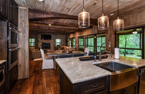 Blue Ridge House | November Discounts - The Toccoa River - Aska Adventure Area - Hike, Fish & Relax