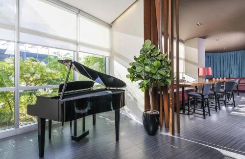 Saint-Laurent Hotel | Novotel Montréal Aéroport