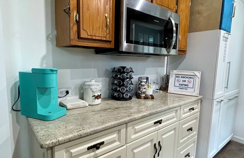 Tupelo House | NOW ACCOMMODATING 4 GUESTS!
