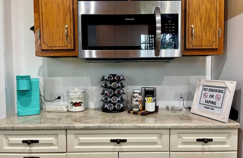 Tupelo House | NOW ACCOMMODATING 4 GUESTS!