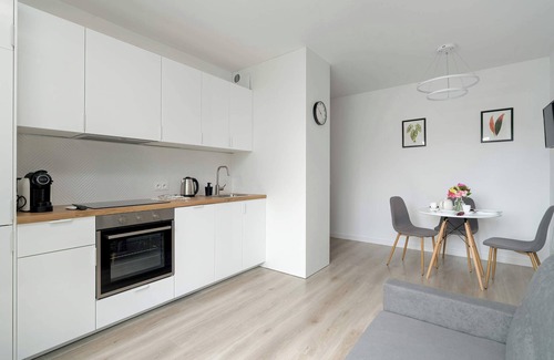 Jezyce Apartment | Nowoczesne Apartamenty dla 2 Doroslych i 2 Dzieci Parking by Noclegi Renters