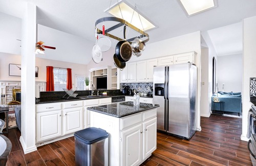 San Antonio House | Nr Sea World | Games | WiFi | BBQ | Yard | Pet Ok
