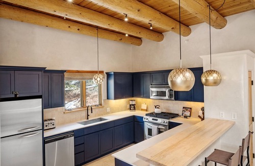 Tesuque House | Nuevo Dia - Expansive views, Community Pool