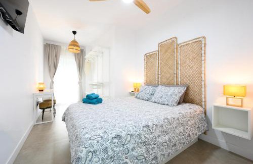 Perchel Sur Apartment | Nuevo! En el Centro con Azotea Solarium, Parking, Metro y AVE