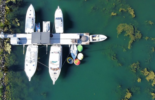 Serrieres-de-Briord Boat Rental | Nuitée Insolite sur Bateaux Tout Confort