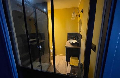 Parame Bed & Breakfast | Nuit bleutée