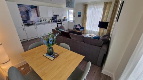 Exmouth Apartment | Number 10 Stunning Apartment, Fantastic Location!