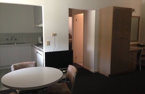Blackburn Hotel | Nunawading Motor Inn