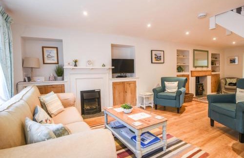 Charmouth House | Nutwood