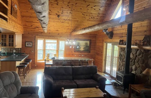 Wittenberg Cabin | nWelcome to Mossy Back Lodge!nnCome stay up in this north woods hideaway!