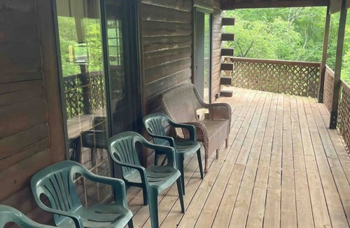 Wittenberg Cabin | nWelcome to Mossy Back Lodge!nnCome stay up in this north woods hideaway!