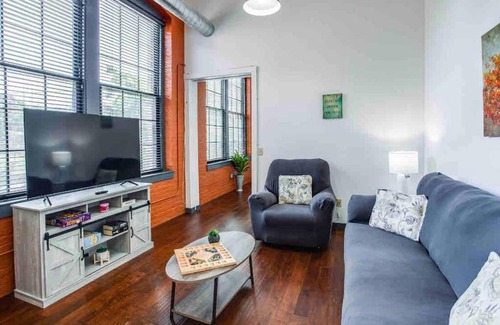 Rochester Apartment | NY Style Centric Loft with King Bed by Park av.