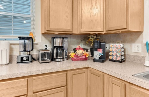 Ampere House | NYC-EWR-Downtown Newark Commuter Retreat