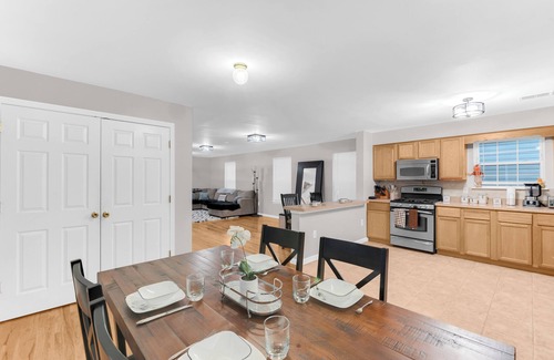 Ampere House | NYC-EWR-Downtown Newark Commuter Retreat