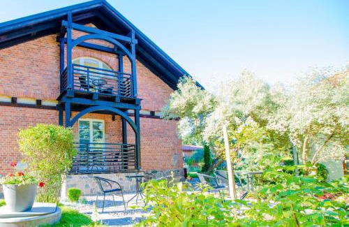 Niechorze Resort | OŚRODEK KOLONIJNO WCZASOWY MEWA - przy plaży z basenem z podgrzewaną wodą i mini SPA