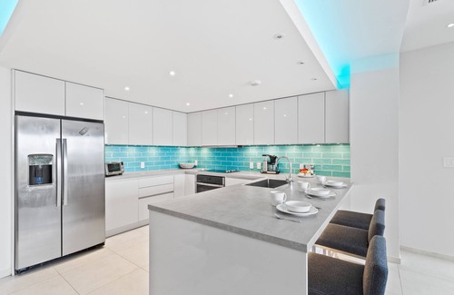 Palm Beach Apartment | O Condominium Beachfront Residences