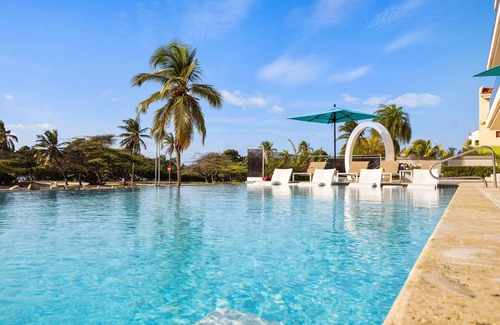 Palm Beach Apartment | O Condominium Beachfront Residences