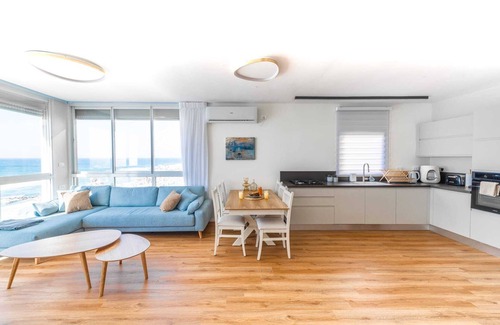 Bat Yam Apartment | O&O Group | Seafront 3BR w/Stunning Ocean View