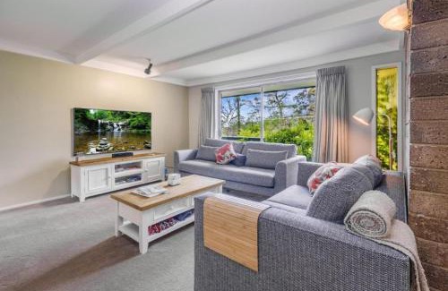 Katoomba House | Oak and Cedar
