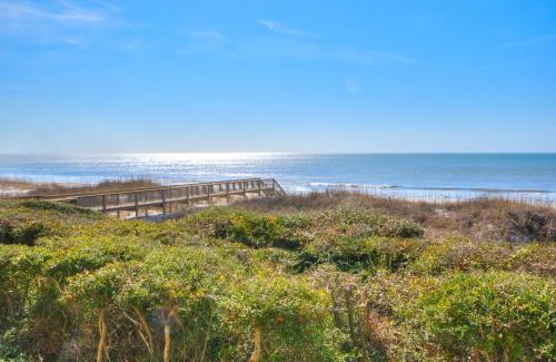 Caswell Beach House | Oak Island Beach Villa 207