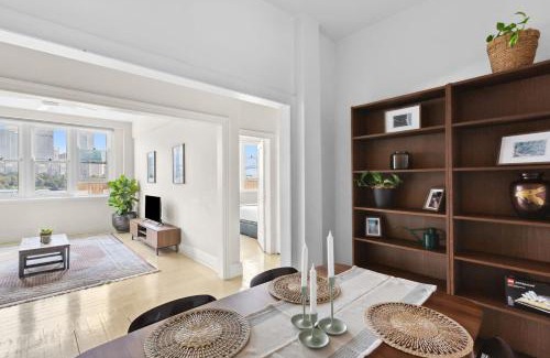 Potts Point Apartment | Oak Lane Embrace - Spectacular Sydney Harbour Views