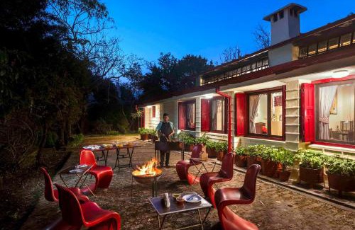 Bhowali Villa | Oak Lodge 5BD Vintage Home