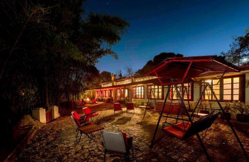Bhowali Villa | Oak Lodge 5BD Vintage Home