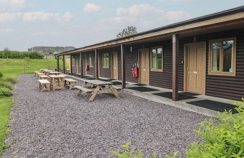 Cowbridge Cottage | OAK, romantic, country holiday cottage, with a garden in Cowbridge
