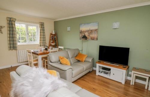 Aberporth House | Oak Tree Cottage