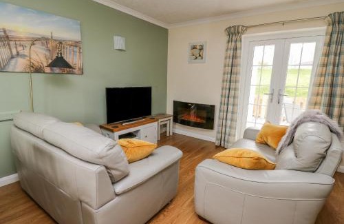 Aberporth House | Oak Tree Cottage