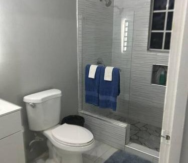Rhyne Park Village Apartment | Oak Villa MontegoBay2 Queen Room