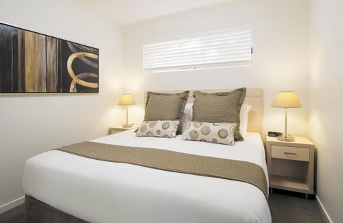 Middlemount Apartment | Oaks Middlemount Suites