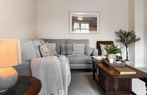 Buxton House | Oakstone House