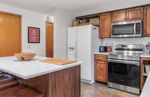 Central Oregon House | Oakway Oasis: within 3 miles of Autzen/U of O