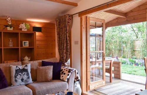 Gillingham House | Oakwell Lodge