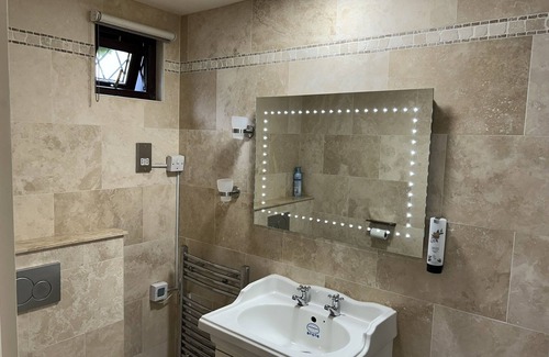 Hillingdon Bed & Breakfast | Oakwood B&B Heathrow