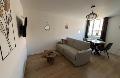 Lens Apartment | Oasis Africaine