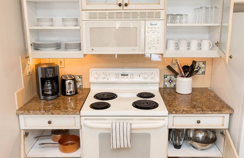 South Shore Condo | Oasis Condo at Viera Lake Las Vegas with 4 beds!