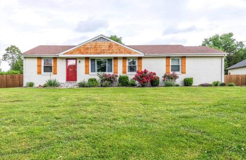 Nashville-Davidson House | Oasis Of Nashville, With A Pool And Hot Tub !