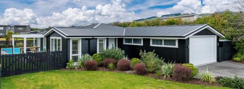 Kinloch House | Oasis on Okaia