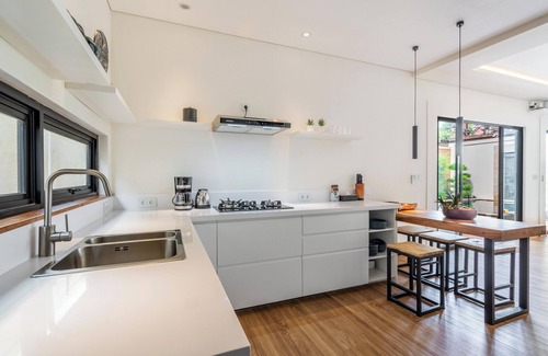 Denpasar Barat Villa | Oasis Residences