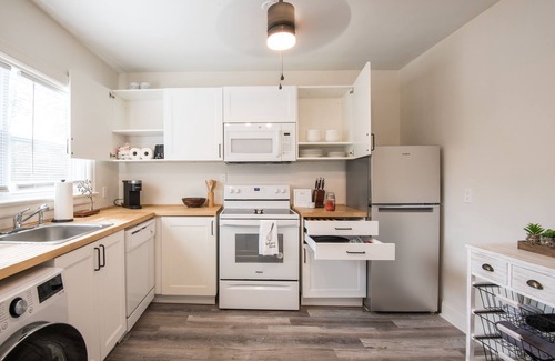 Albany House | Oasis Under The Oaks - Unit B
