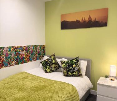 Barnsley Apartment | Oasis Urban retreat- Regent Street