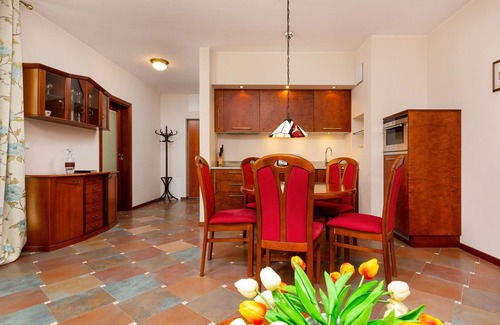 Mokotow Apartment | Obrzeżna Apartment by Renters